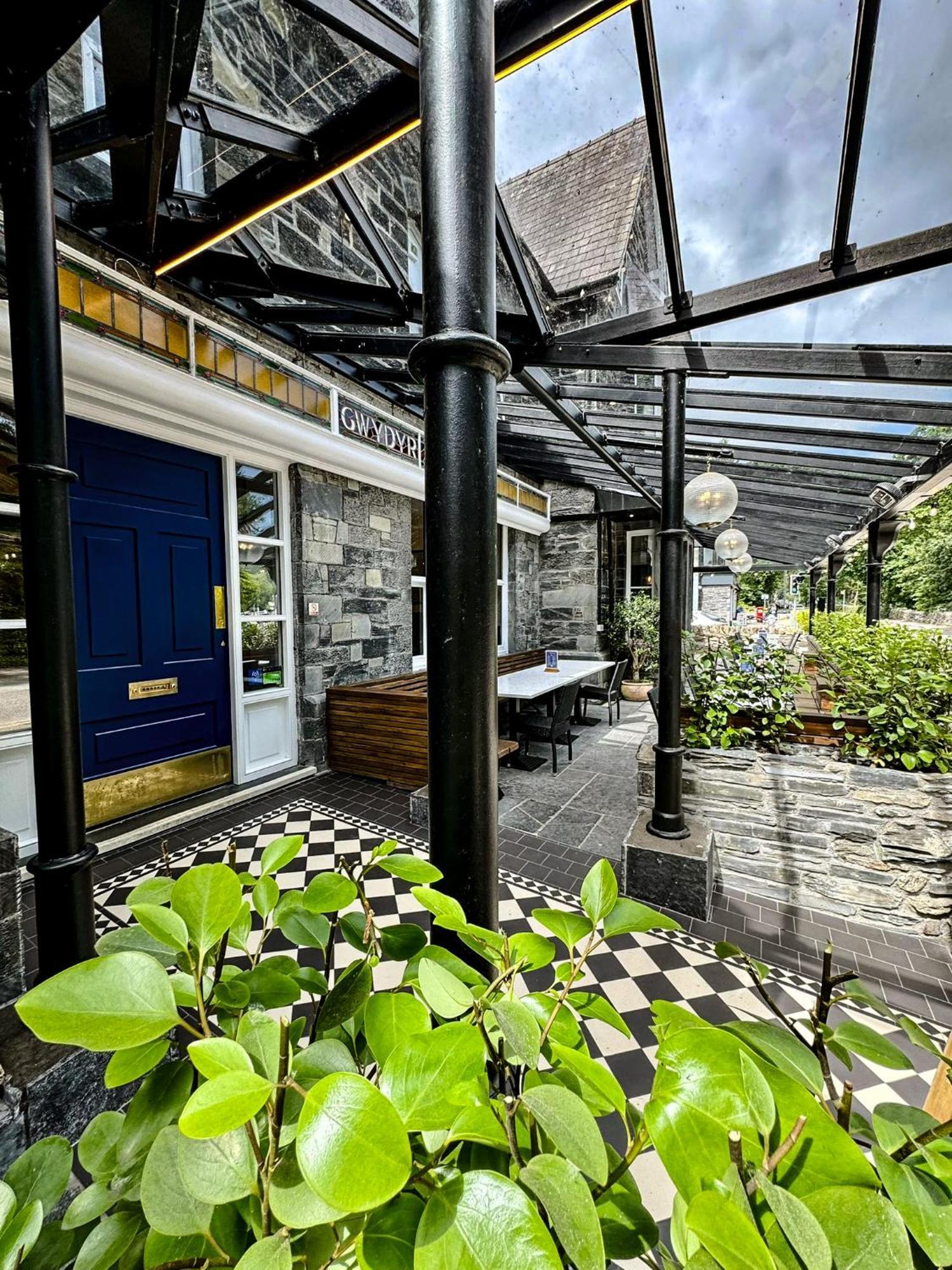 Gwydyr Hotel Betws-y-Coed Exterior foto